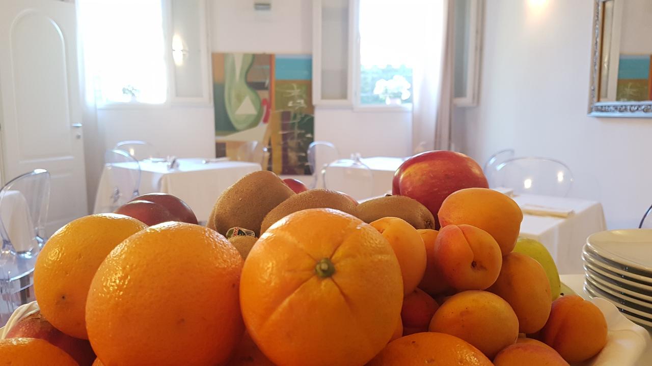 La Corte Dei Sogni B&B Modena Bagian luar foto
