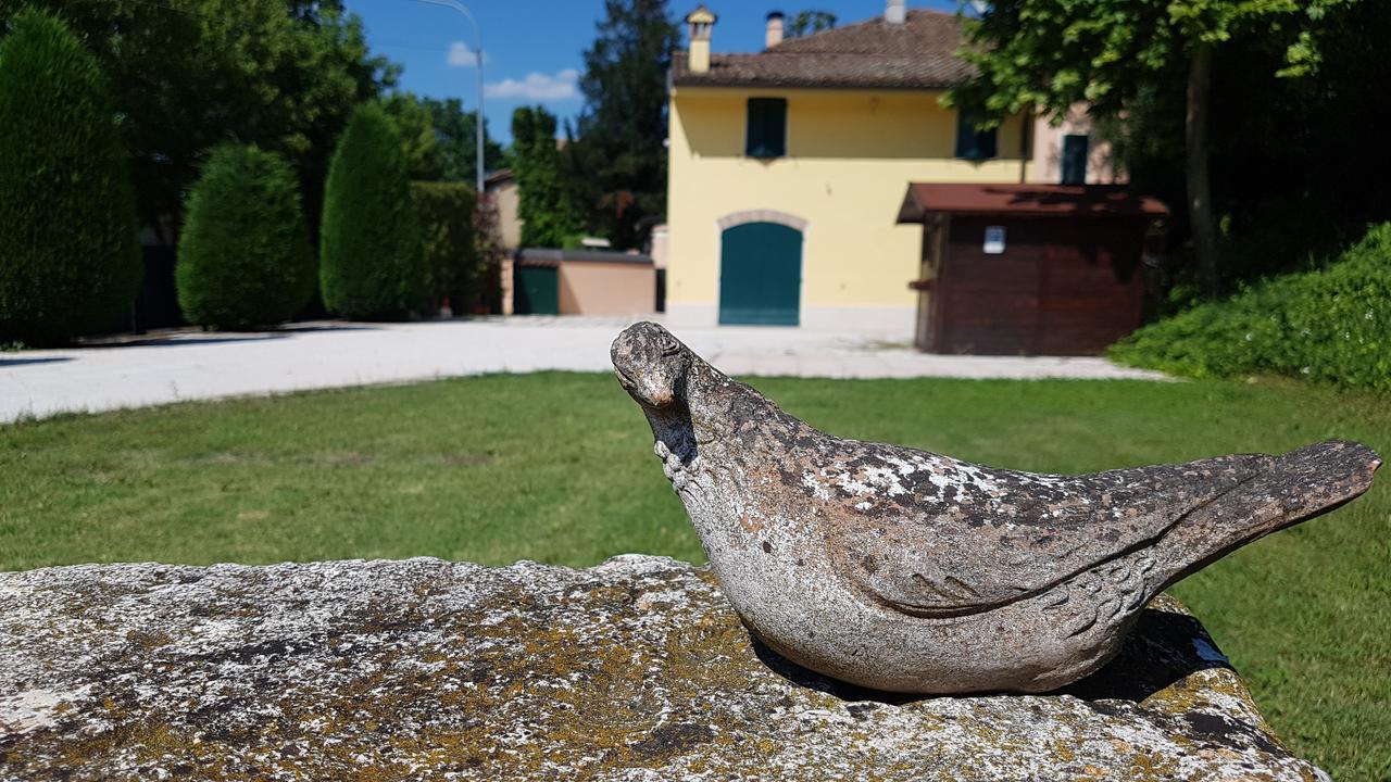 La Corte Dei Sogni B&B Modena Bagian luar foto