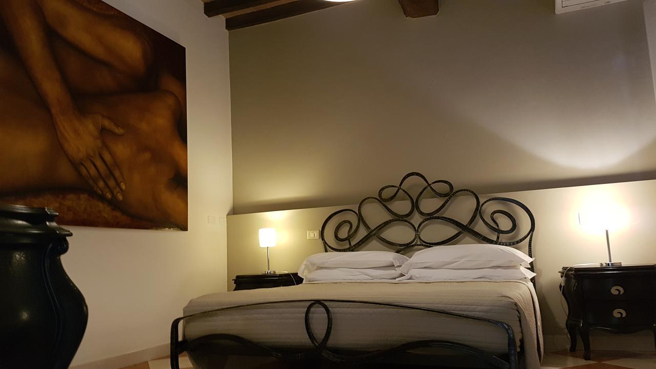 La Corte Dei Sogni B&B Modena Bagian luar foto