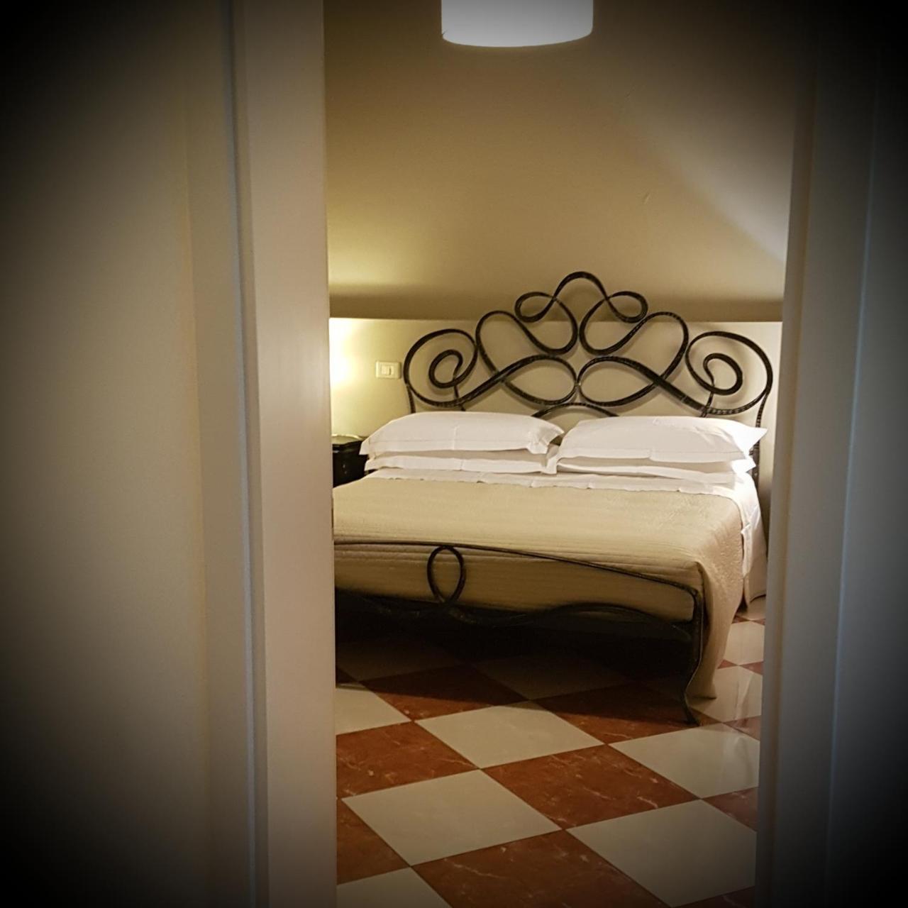 La Corte Dei Sogni B&B Modena Bagian luar foto