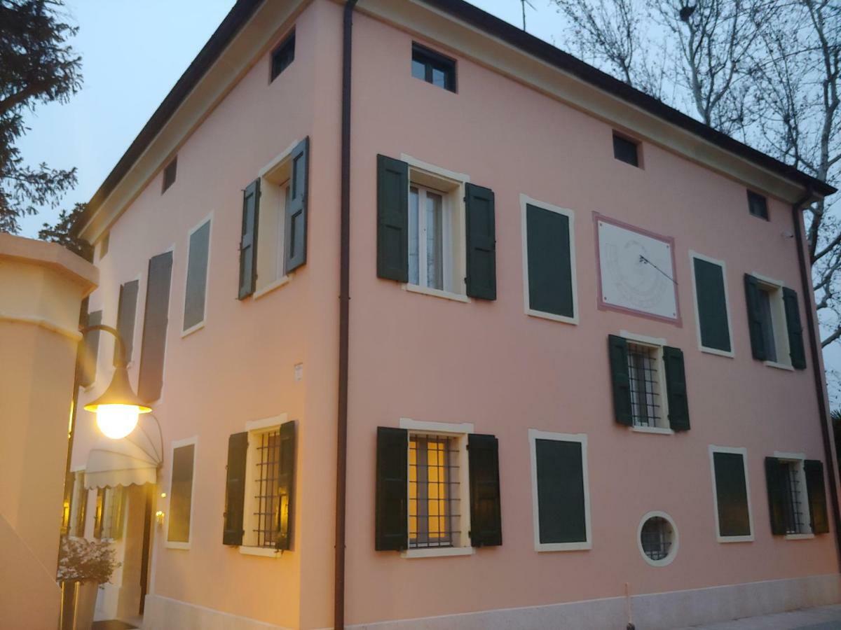 La Corte Dei Sogni B&B Modena Bagian luar foto