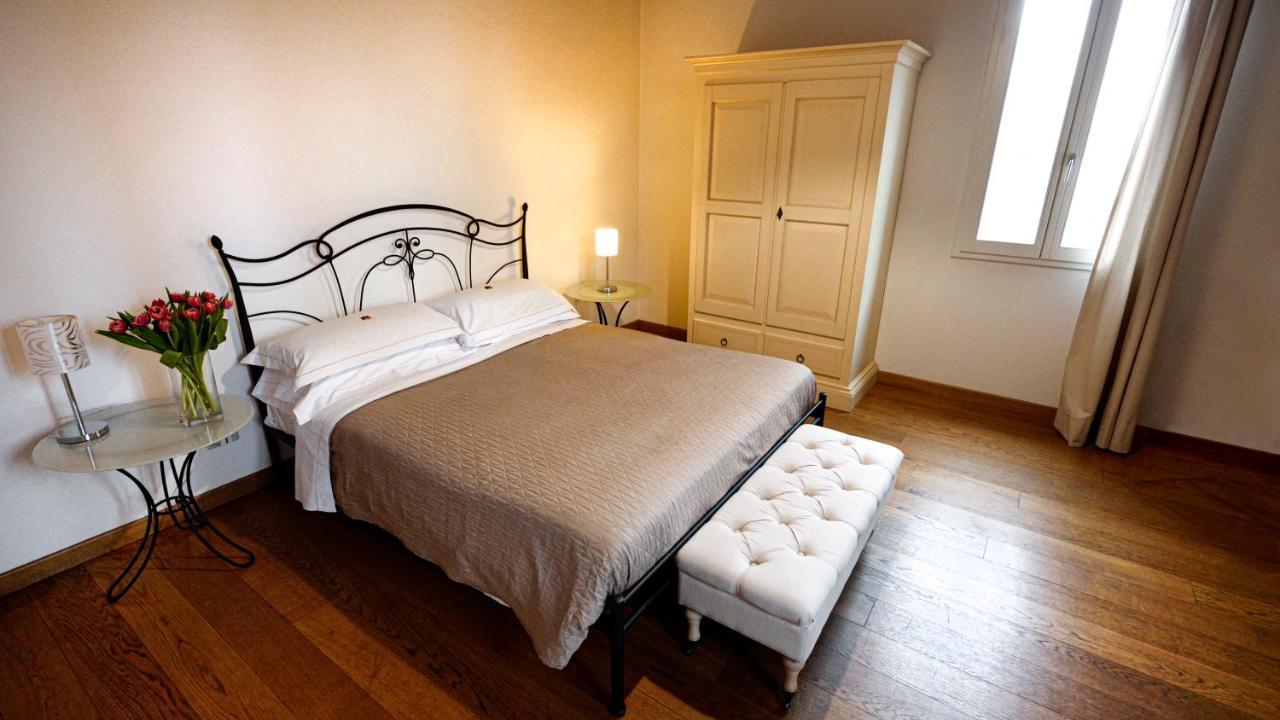 La Corte Dei Sogni B&B Modena Bagian luar foto